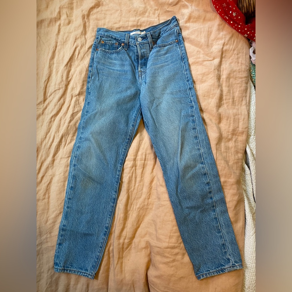 Levi’s Wedgie Straight Leg Button Fly